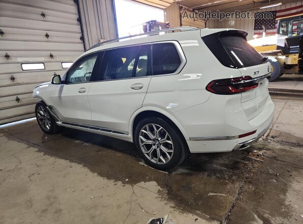 5UX23EM04T9075466 2026 BMW X7 White Задня ліва чверть