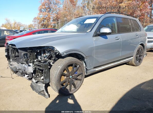 5UX23EM08R9V77437 2024 BMW X7 Gray Передня ліва чверть