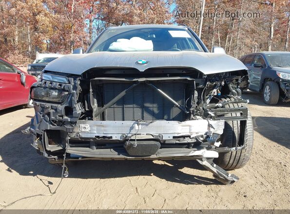 5UX23EM08R9V77437 2024 BMW X7 Gray Вид спереду