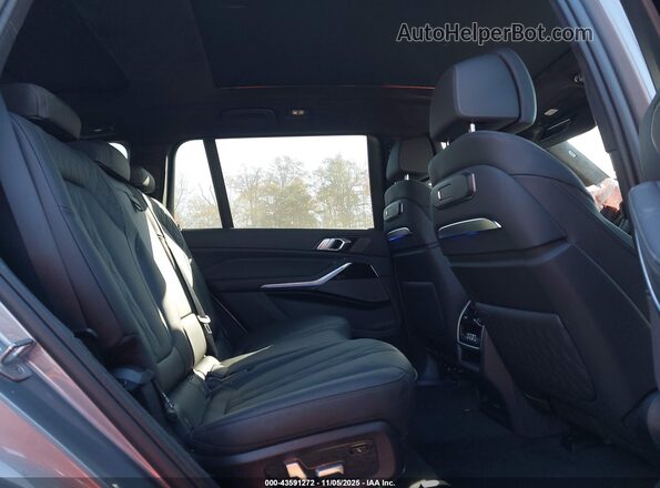 5UX23EM08R9V77437 2024 BMW X7 Gray Вид наклейки з VIN-кодом
