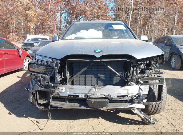 5UX23EM08R9V77437 2024 BMW X7 Gray Вид задньої частини салону