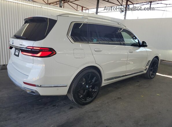 5UX23EM09S9Z52001 2025 BMW X7 White Rear right