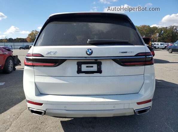 5UX23EM0XT9075276 2026 BMW X7 Белый Вид сзади