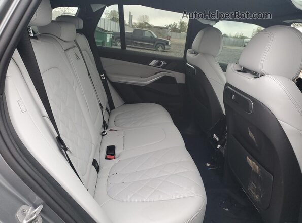 5UX23EU00R9U05418 2024 BMW X5 Gray Вид задньої частини салону