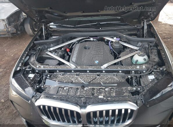 5UX23EU01T9048743 2026 BMW X5 Коричневый Вид сзади