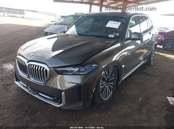 5UX23EU01T9048743 2026 BMW X5 Коричневый Вид спереди