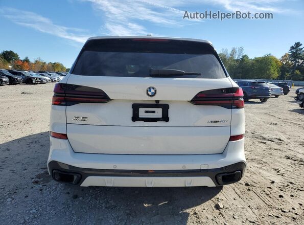 5UX23EU02R9U77172 2024 BMW X5 White Вид ззаду