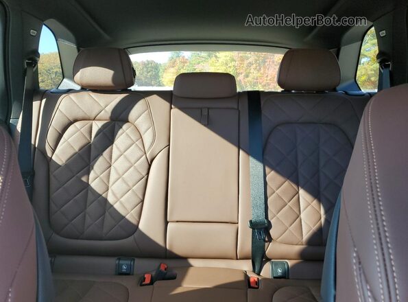 5UX23EU02R9U77172 2024 BMW X5 White Вид задніх сидінь