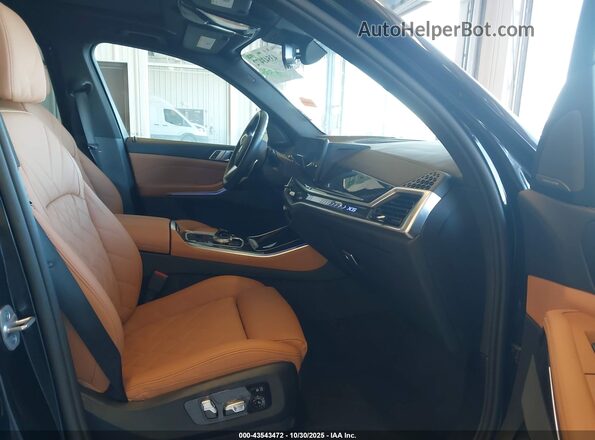 5UX23EU05R9V72843 2024 BMW X5 Black Vista interior delantera