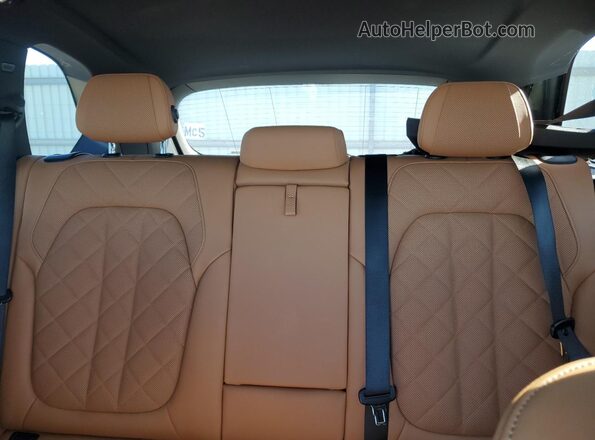 5UX23EU07R9S36319 2024 BMW X5 Blue Widok tylnych siedzeń