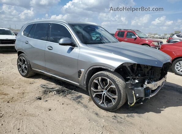 5UX23EU07R9V69104 2024 BMW X5 Gray Передня права чверть