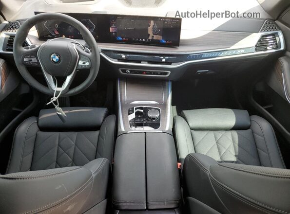 5UX23EU07R9V69104 2024 BMW X5 Gray Вид панелі приладів