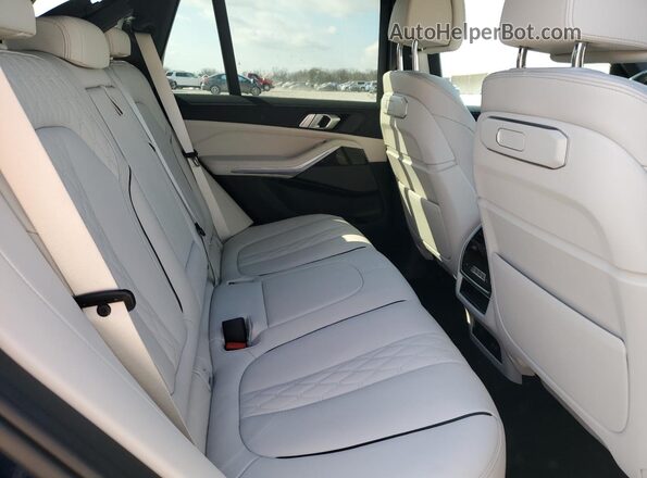 5UX23EU07S9W58757 2025 BMW X5 Blue Вид задньої частини салону