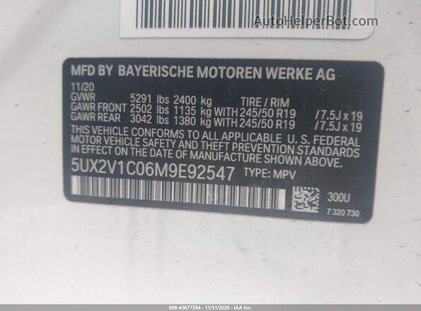 5UX2V1C06M9E92547 2021 BMW X4 White Engine compartment view