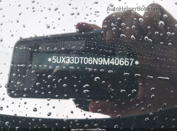5UX33DT06N9M40667 2022 BMW X4 Gray Вид підкапотного простору