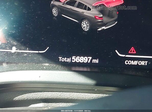 5UX33DT08N9K21080 2022 BMW X4 White 360 interior view
