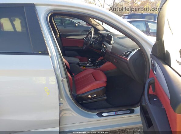 5UX33DT09P9P11689 2023 BMW X4 Gray Vista interior delantera