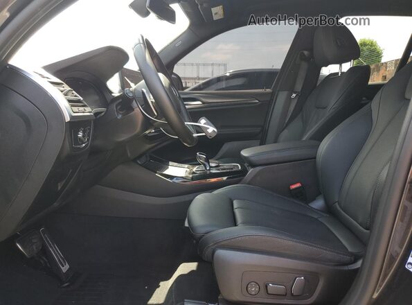 5UX43DP00R9X32626 2024 BMW X3 Gray Front interior view