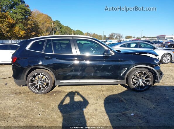 5UX43DP02N9J67581 2022 BMW X3 Black Панорамний вид салону 360°