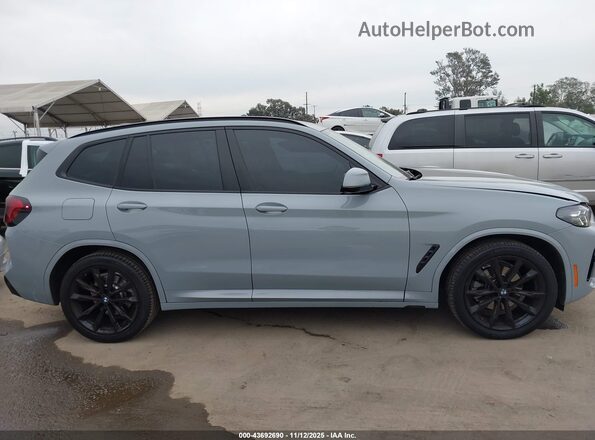 5UX43DP05R9W60130 2024 BMW X3 Gray Widok wnętrza z tyłu