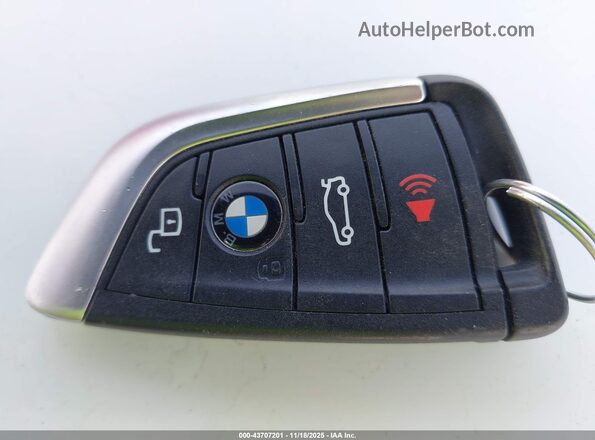 5UX43DP06N9J72346 2022 BMW X3 White Vista del salpicadero