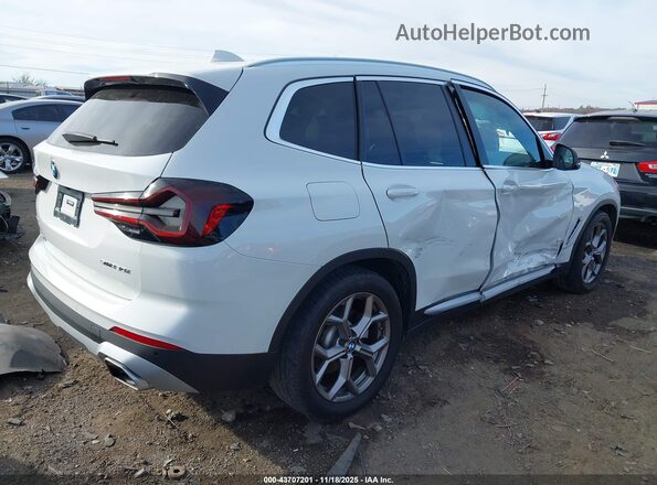 5UX43DP06N9J72346 2022 BMW X3 White Trasero derecho