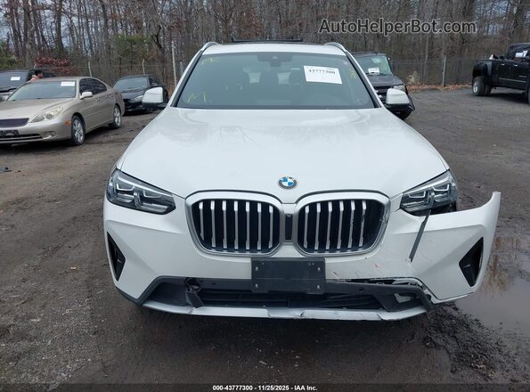 5UX43DP08R9U57541 2024 BMW X3 White Սարքավորումների վահանակի տեսք