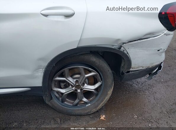 5UX43DP08R9U57541 2024 BMW X3 White Դիմացի տեսք