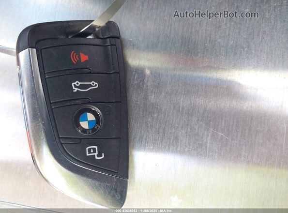 5UX43DP09N9K81688 2022 BMW X3 White Vista del salpicadero
