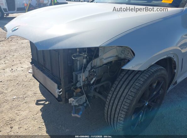 5UX43DP0XN9L09255 2022 BMW X3 Gray Вид спереду