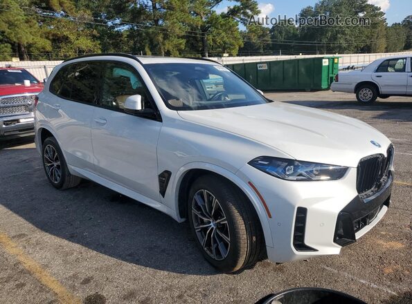 5UX43EU05R9S62183 2024 BMW X5 White Front right