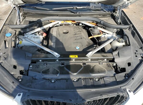 5UX43EU05R9S62183 2024 BMW X5 White Engine compartment view