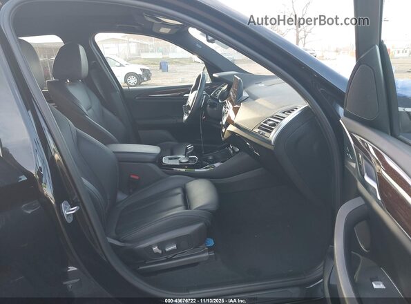 5UX53DP01P9R33873 2023 BMW X3 Black Widok wnętrza z przodu