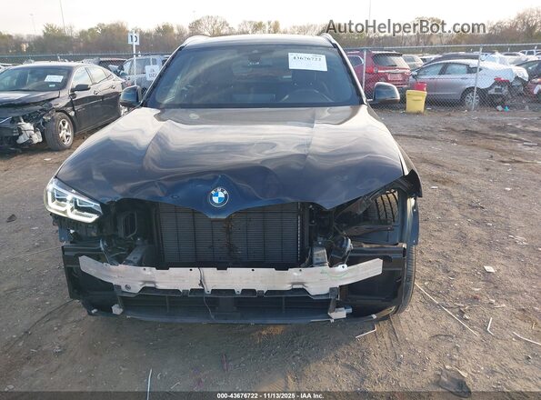 5UX53DP01P9R33873 2023 BMW X3 Black Widok z przodu