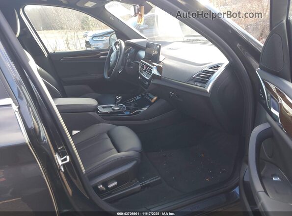 5UX53DP02N9K12488 2022 BMW X3 Black Front interior view
