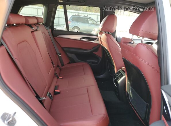 5UX53DP02N9L16107 2022 BMW X3 White Вид задньої частини салону