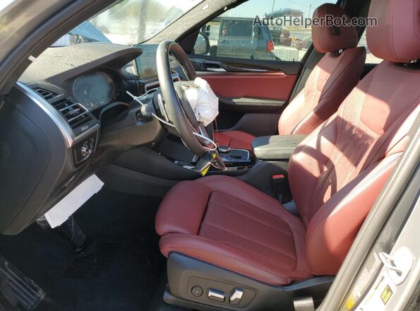 5UX53DP02P9R98375 2023 BMW X3 Silver Widok wnętrza z przodu
