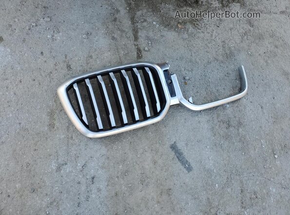 5UX53DP02P9R98375 2023 BMW X3 Silver Widok naklejki z numerem VIN