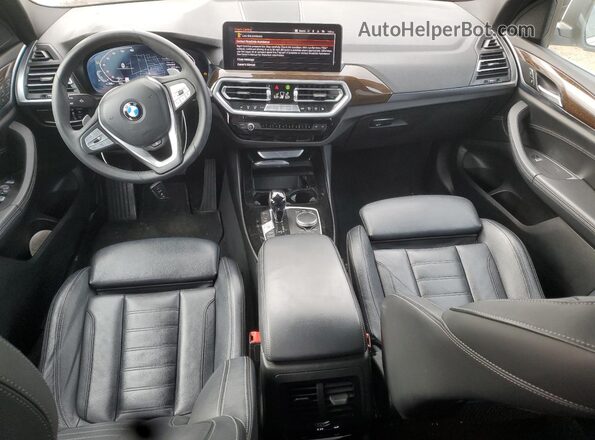 5UX53DP03N9J95023 2022 BMW X3 White Vista del salpicadero