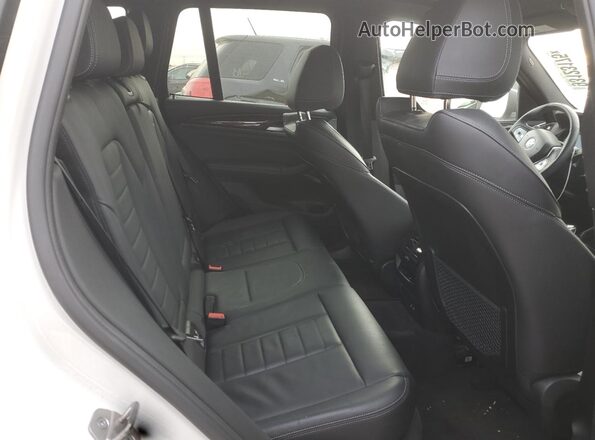 5UX53DP03N9J95023 2022 BMW X3 White Vista de los asientos traseros
