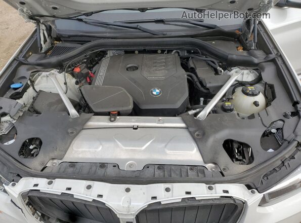 5UX53DP03N9J95023 2022 BMW X3 White Vista interior trasera