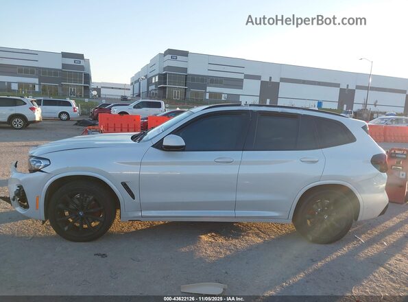 5UX53DP03N9M67828 2022 BMW X3 White Widok wnętrza 360 stopni