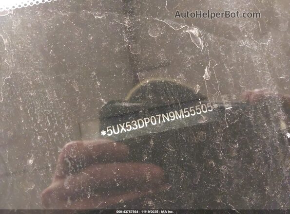 5UX53DP07N9M55505 2022 BMW X3 Black Vista del compartimento del motor