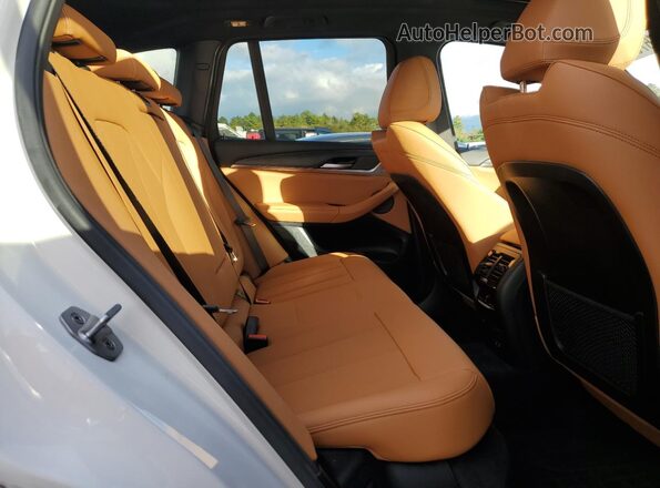 5UX53DP07R9U64193 2024 BMW X3 White Vista interior trasera