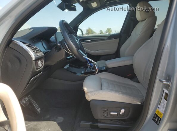 5UX53DP0XN9J19976 2022 BMW X3 Gray Вид салону спереду