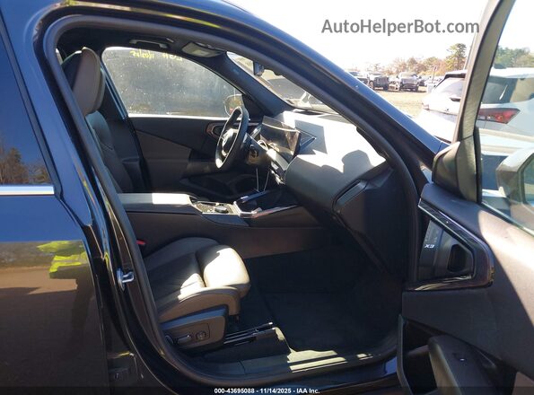 5UX53GP07S9Z45049 2025 BMW X3 Black Front interior view