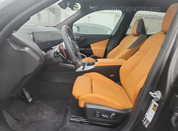 5UX73GP04S9130400 2025 BMW X3 Серый Вид салона спереди