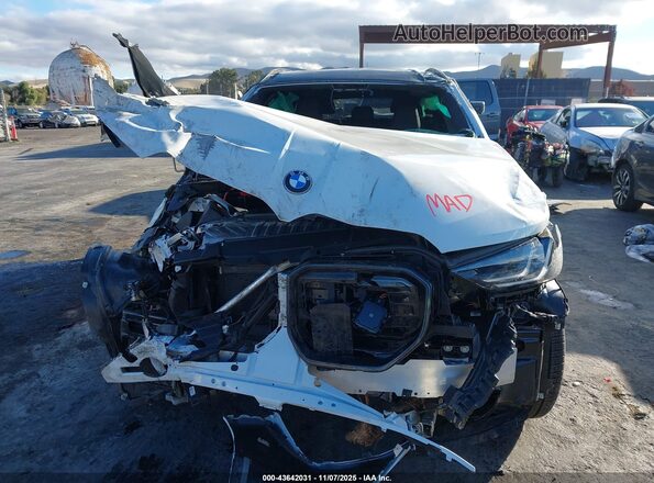 5UX73GP09S9072719 2025 BMW X3 White Սարքավորումների վահանակի տեսք