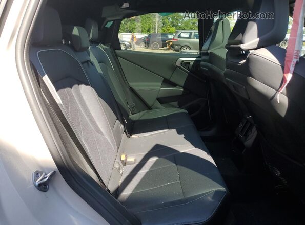 5UX73GP09S9Y62117 2025 BMW X3 Cream უკანა სალონის ხედი