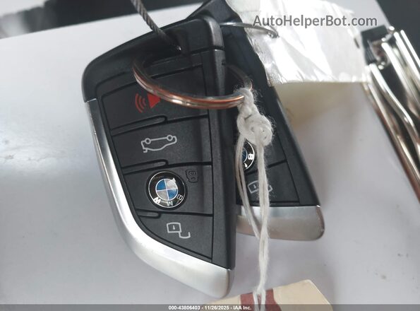 5UX83DP06N9K90138 2022 BMW X3 White Vista del salpicadero